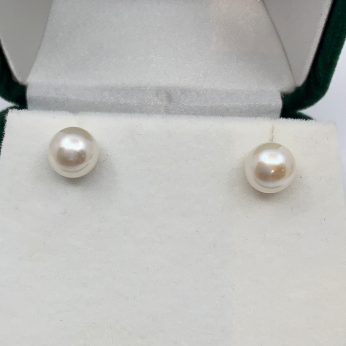 Sterling silver 7.5mm FW Pearl stud earrings