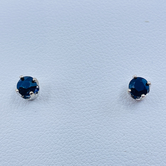 14kt White Gold 4mm blue sapphire stud earrings