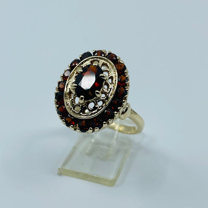 10kt Yellow Gold Garnet ring with filigree