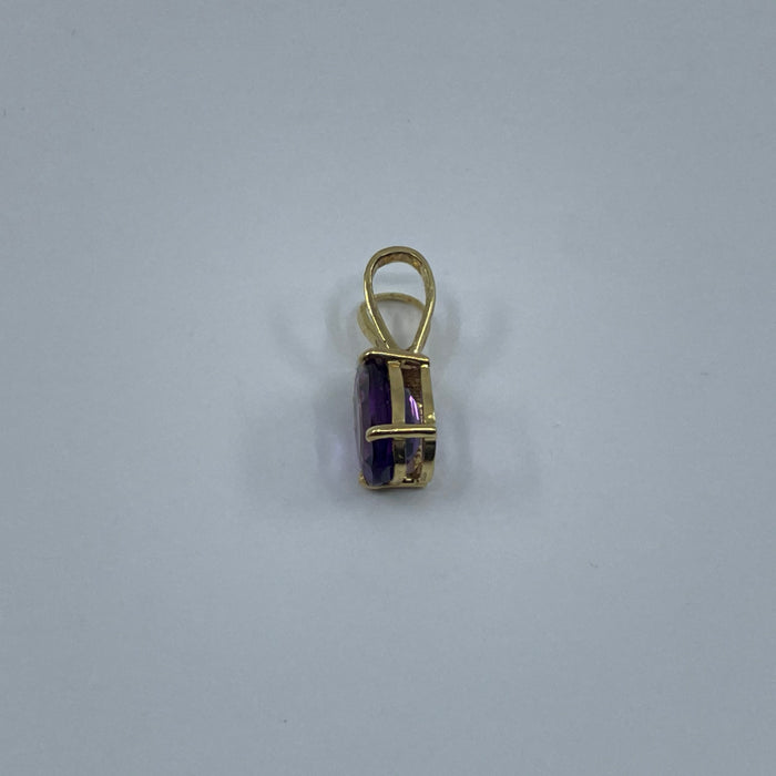 14KT Yellow Gold Oval Amethyst Pendant